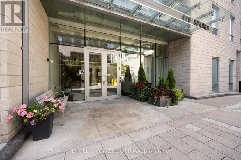 701 - 428 Sparks Street — photo 2 of 40