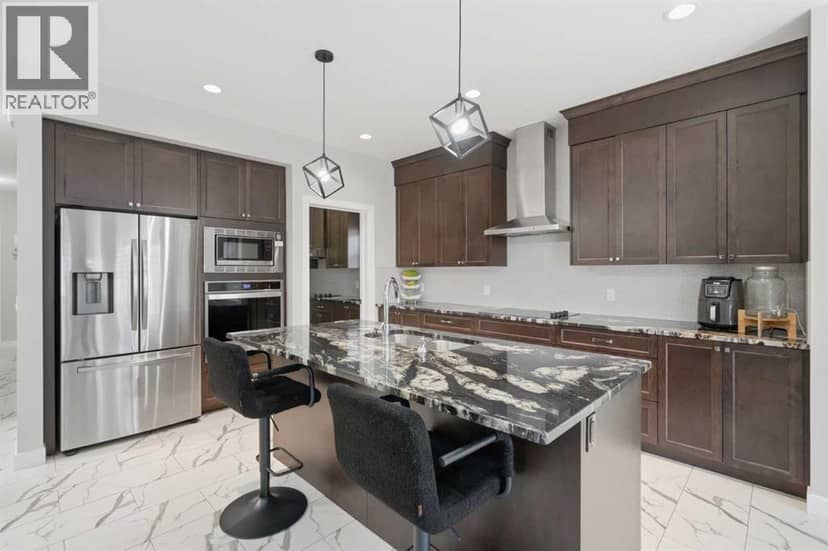 475 Creekrun Crescent SW — photo 9 of 40