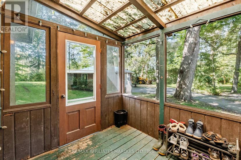 6286 Pleasant Drive — photo 8 of 40
