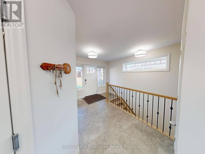 38 Mercedes Drive — photo 20 of 30