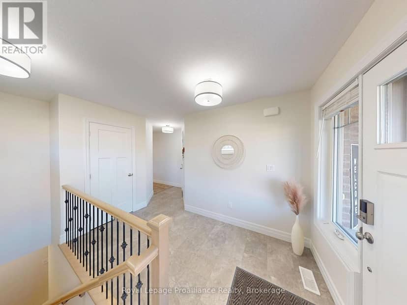 38 Mercedes Drive — photo 21 of 30