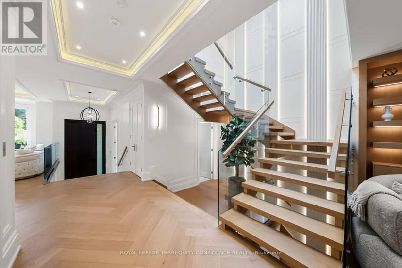 8 Canary Crescent — photo 18 of 40