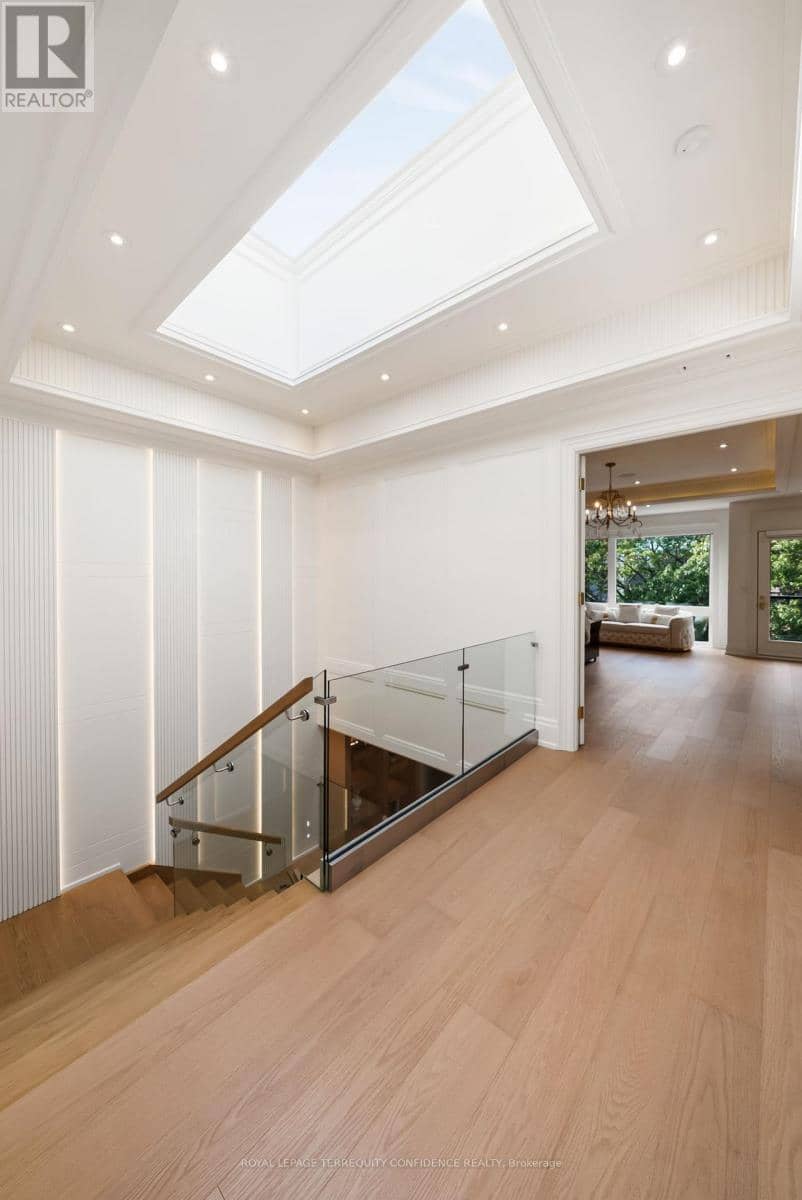 8 Canary Crescent — photo 19 of 40