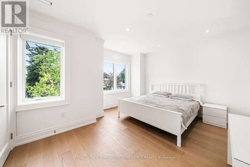 8 Canary Crescent — photo 30 of 40