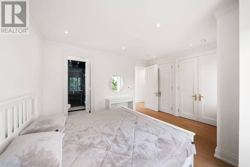 8 Canary Crescent — photo 31 of 40