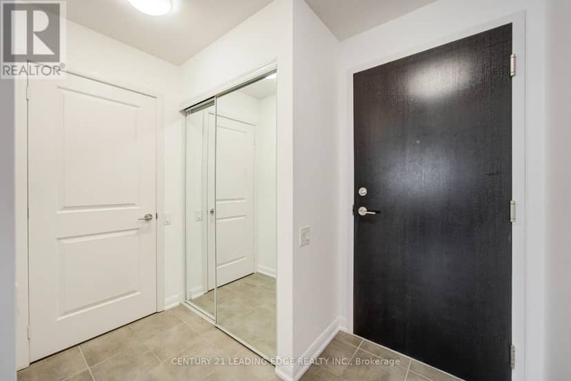 102 - 5162 Yonge Street — photo 12 of 40