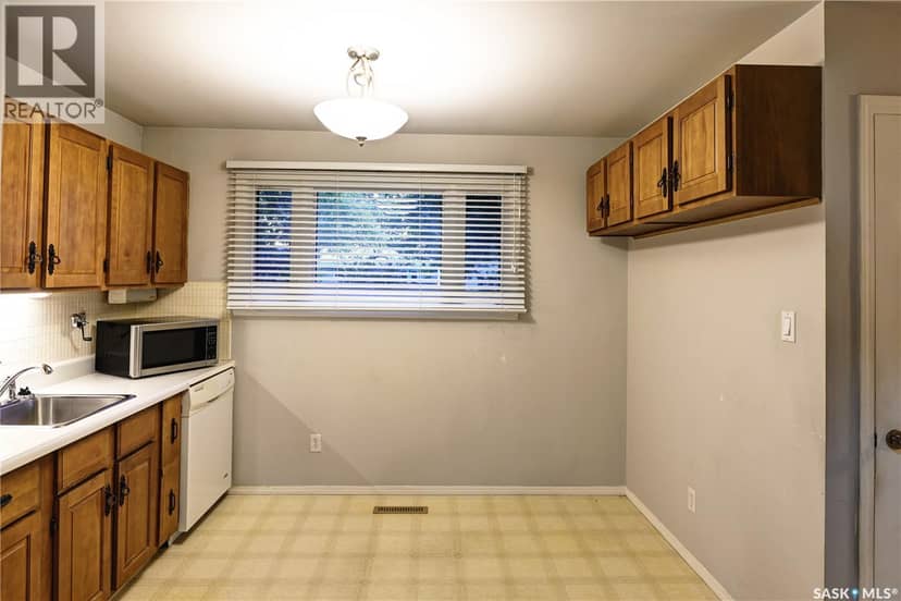 321 Winnipeg AVENUE N, Saskatoon, photo 4