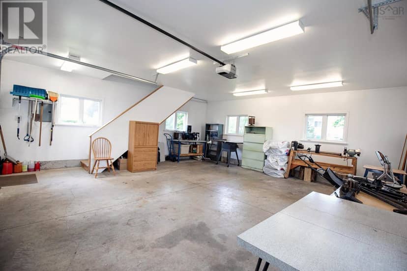 8 Allison Avenue — photo 13 of 40