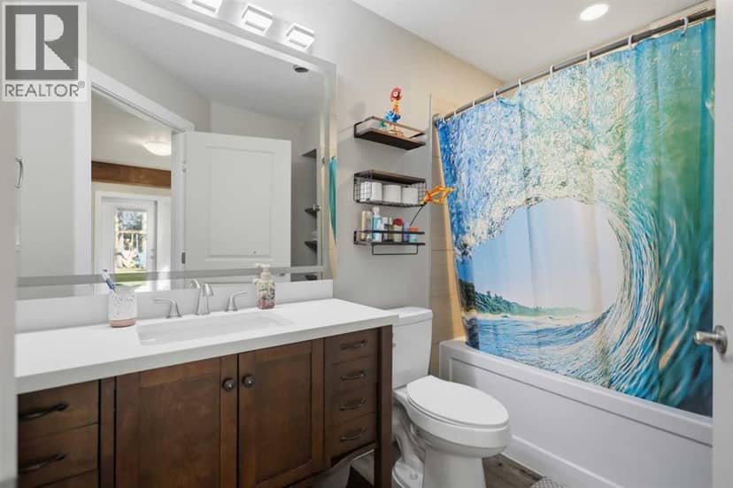 4906 43 Street — photo 14 of 34
