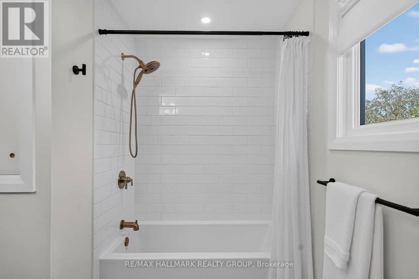 181 Wellington Street — photo 27 of 40