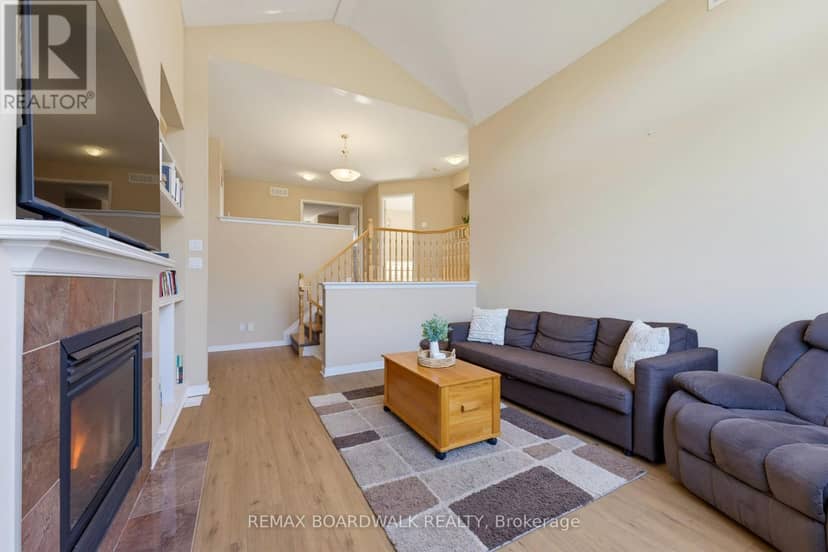 210 Broxburn Crescent — photo 25 of 40