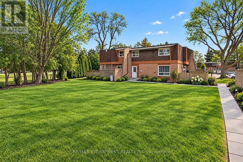 4 - 661 Francis Road — photo 1 of 29