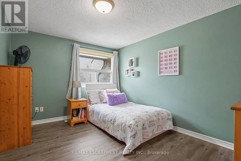 4 - 661 Francis Road — photo 16 of 29