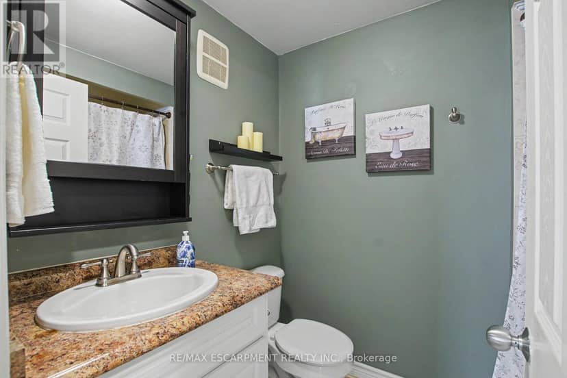 4 - 661 Francis Road — photo 20 of 29