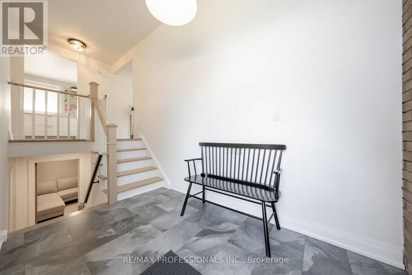 103 West Deane Park Drive, Toronto, photo 4