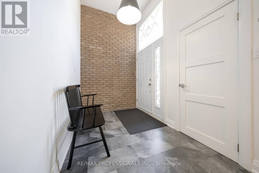 103 West Deane Park Drive, Toronto, photo 5