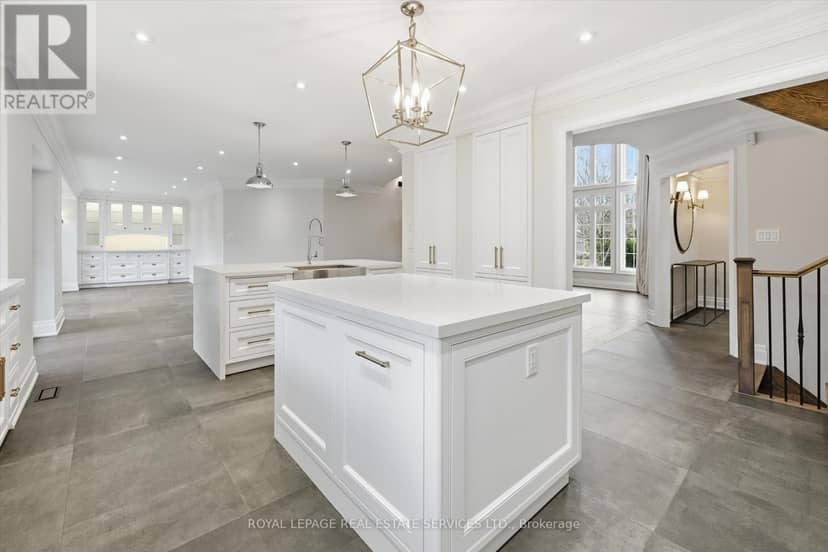 1601 Venetia Drive — photo 14 of 40