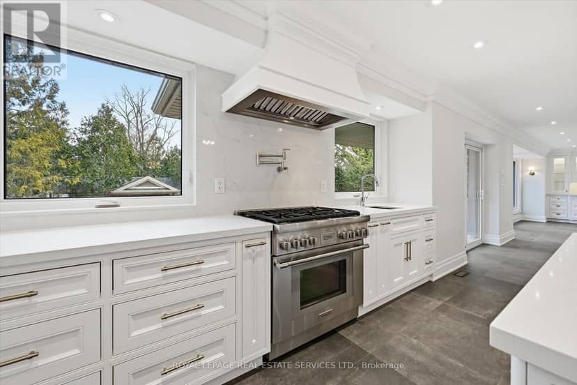 1601 Venetia Drive — photo 15 of 40