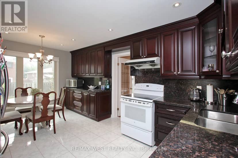 540 Louis Drive — photo 10 of 37