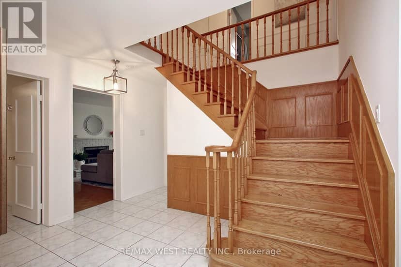 540 Louis Drive — photo 22 of 37