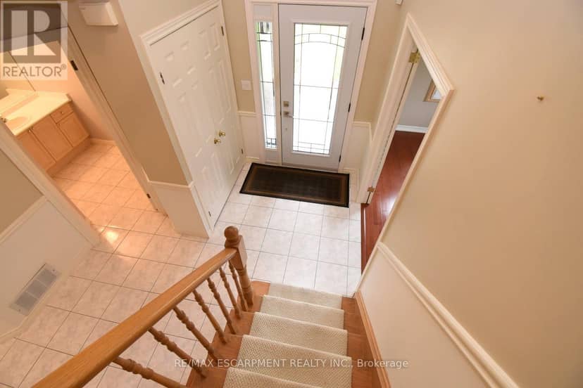 715 Bateman Court — photo 4 of 40