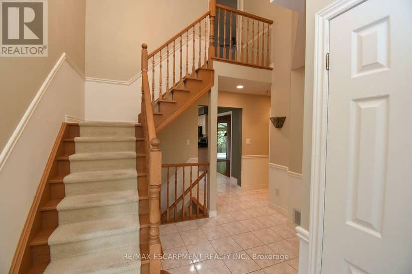 715 Bateman Court — photo 5 of 40