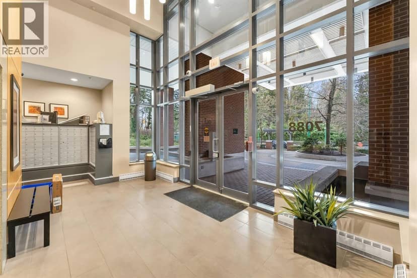 909 7088 18th Avenue, Burnaby, photo 5