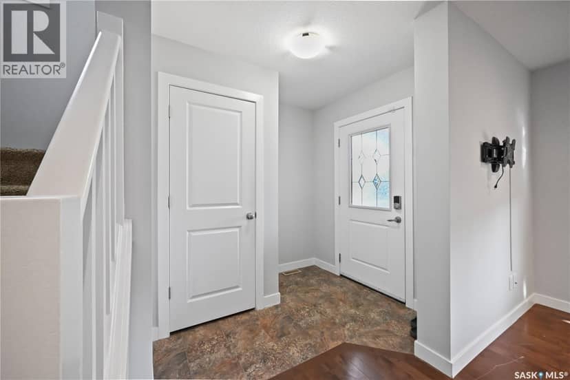 5234 Campling AVENUE — photo 4 of 40