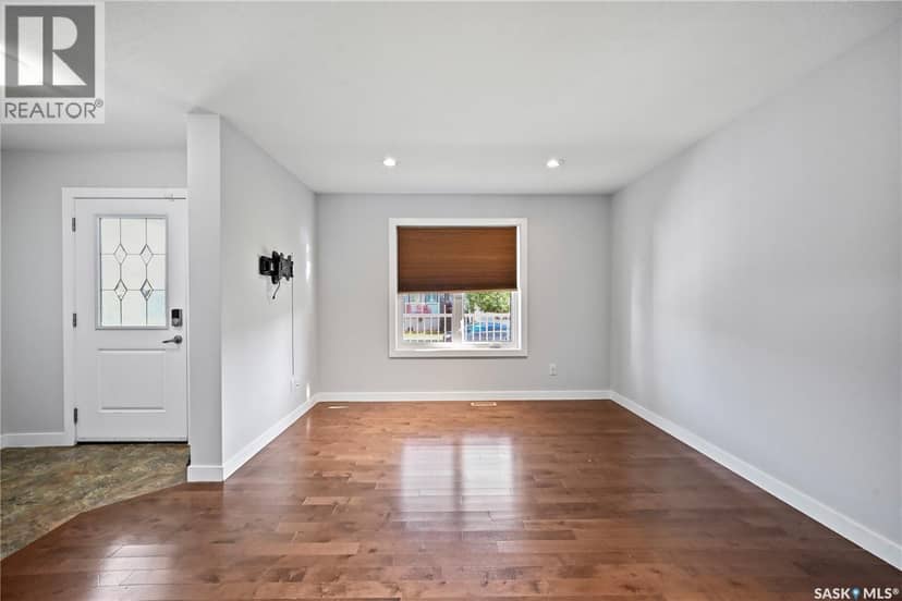 5234 Campling AVENUE — photo 5 of 40