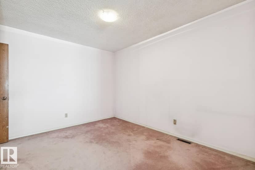 9319 147 ST NW NW — photo 35 of 40