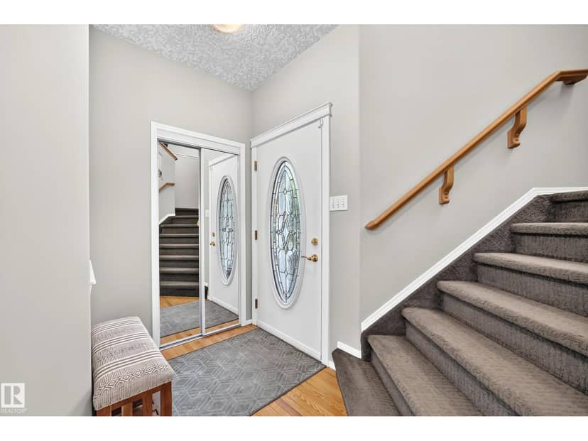 265 Dunvegan Rd NW, Edmonton, photo 2