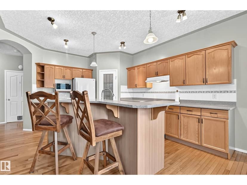 265 Dunvegan Rd NW, Edmonton, photo 3