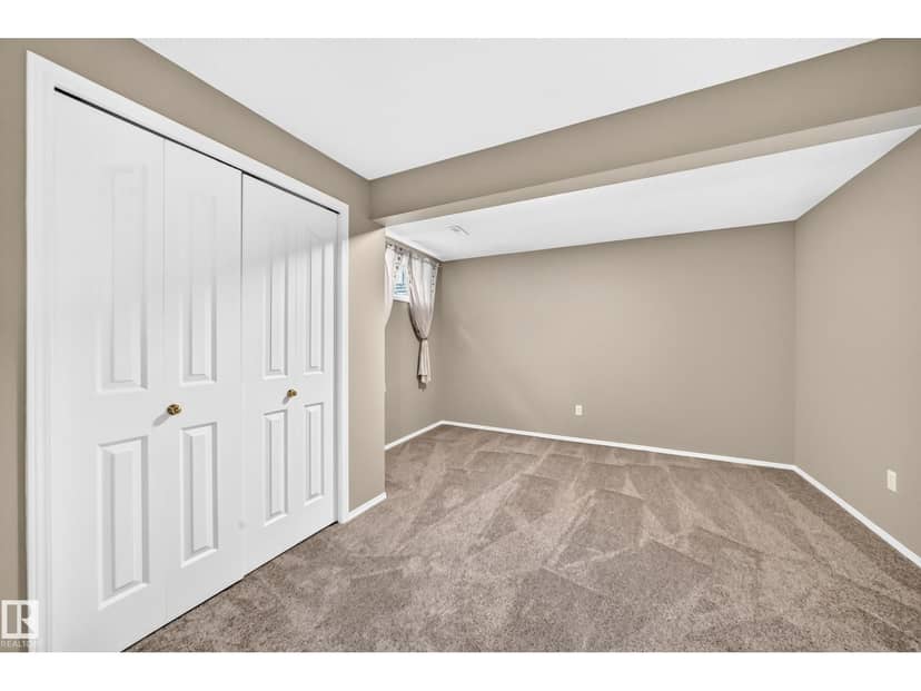 265 Dunvegan Rd NW — photo 34 of 40
