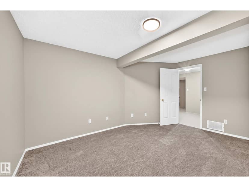 265 Dunvegan Rd NW — photo 35 of 40