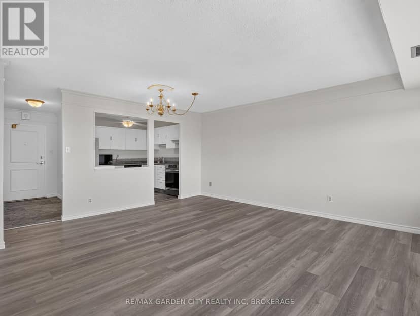 1107 - 7 Gale Crescent — photo 10 of 28