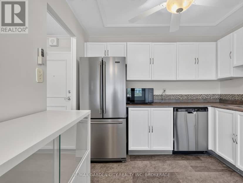 1107 - 7 Gale Crescent — photo 11 of 28