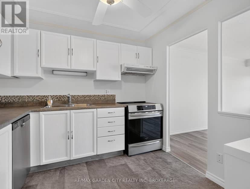 1107 - 7 Gale Crescent — photo 9 of 28