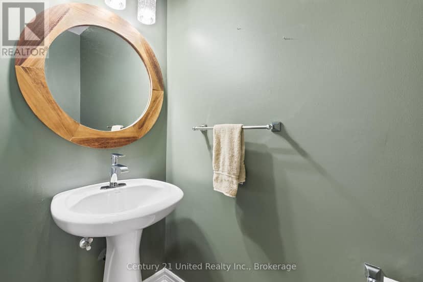 16 - 1087 Ormond Drive — photo 35 of 40