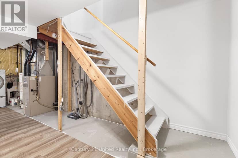 16 - 1087 Ormond Drive — photo 36 of 40