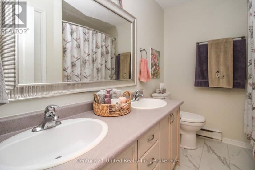 204 - 1110 Clonsilla Avenue — photo 21 of 27