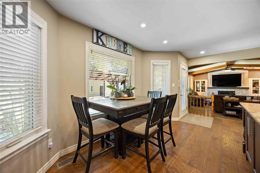 756 St Clair Parkway — photo 19 of 40