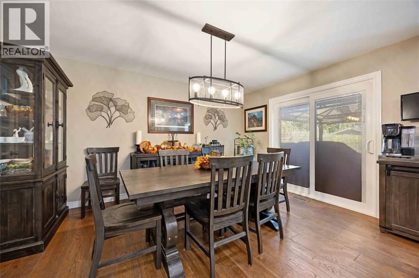 756 St Clair Parkway — photo 20 of 40