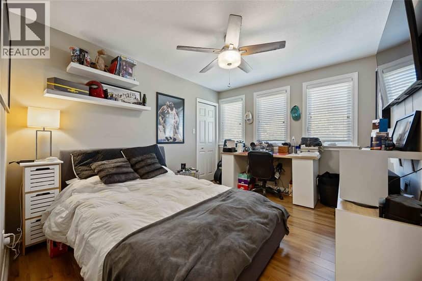 756 St Clair Parkway — photo 29 of 40