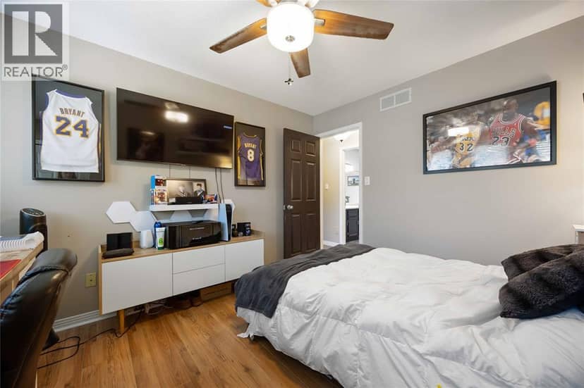 756 St Clair Parkway — photo 30 of 40