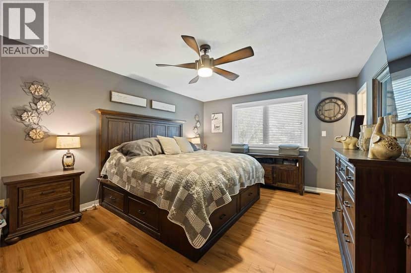 756 St Clair Parkway — photo 35 of 40