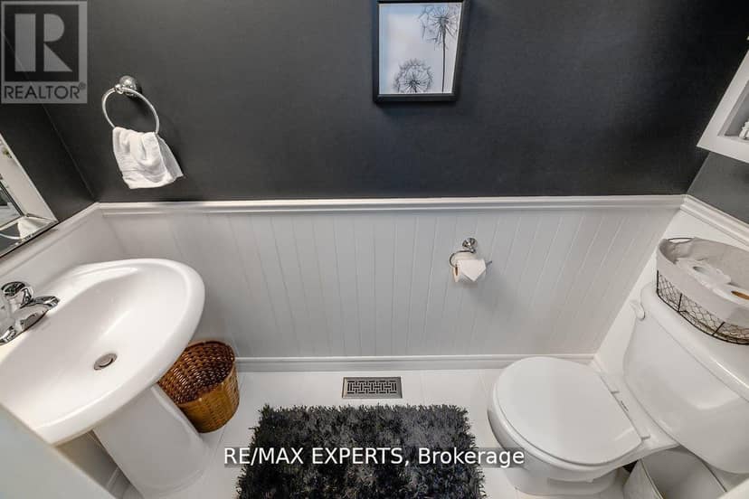 10 Snowden Avenue — photo 15 of 27