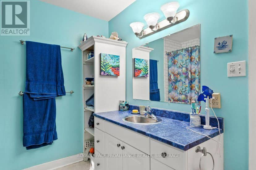 236 Frontenac Street — photo 18 of 40