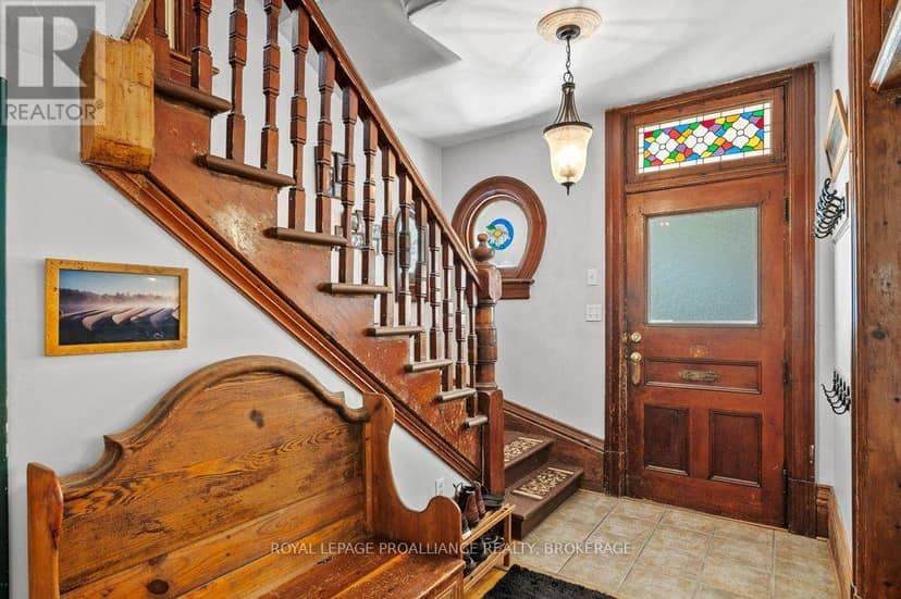236 Frontenac Street — photo 3 of 40