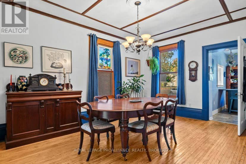 236 Frontenac Street — photo 8 of 40