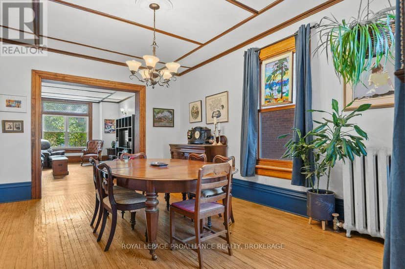 236 Frontenac Street — photo 9 of 40